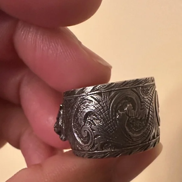 Gucci Silver Ornate Band - Picture 7 of 10